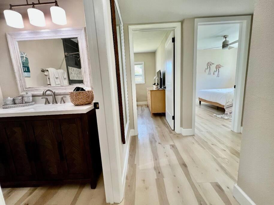Sea La Vie - Beach Town Charm+Newly Renovated Cocoa Beach Buitenkant foto